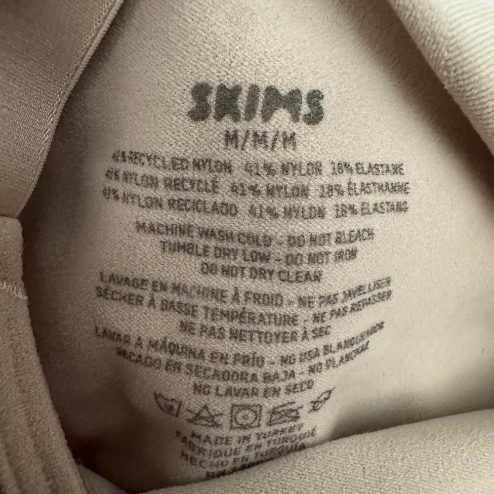 NWOT Skims Seamless Sculpt Brief Bodysuit Size M Clay $72 STRONG COMPRESSION - Picture 5 of 7